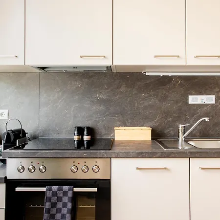 Boho Living With Free Parking By Hero Homes *