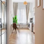 Boho Living - Historic Center With Free Parking By Hero Homes גראץ