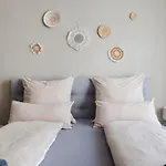 Boho Living - Historic Center With Free Parking By Hero Homes דירה