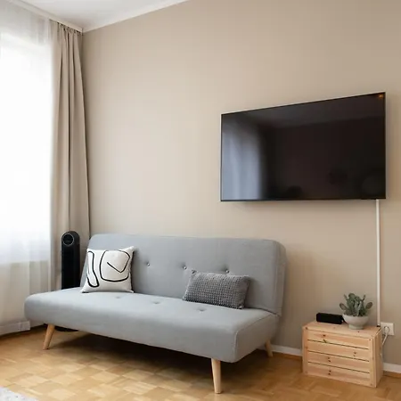 Boho Living With Free Parking By Hero Homes *