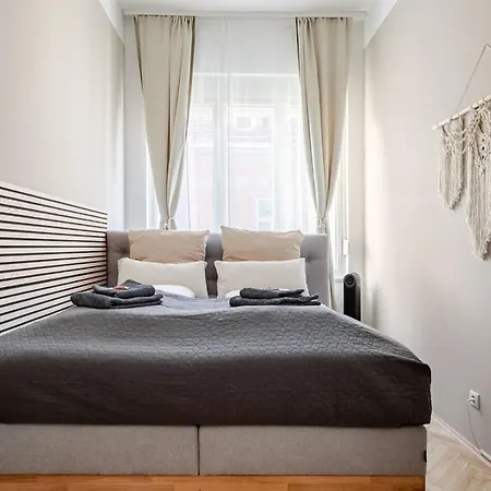 Boho Living With Free Parking By Hero Homes * Graz