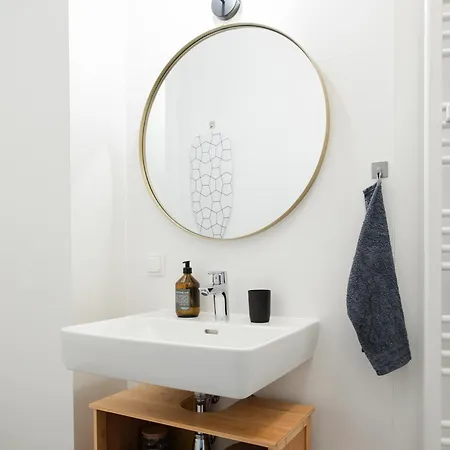 Boho Living With Free Parking By Hero Homes