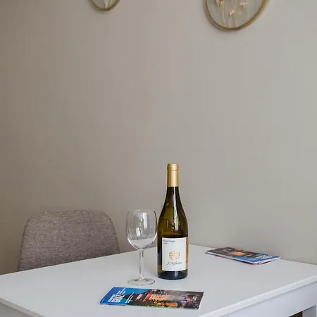 Lejlighed Boho Living With Free Parking By Hero Homes