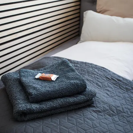 Boho Living With Free Parking By Hero Homes شقة *