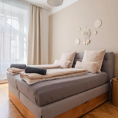 Boho Living With Free Parking By Hero Homes Lejlighed Graz